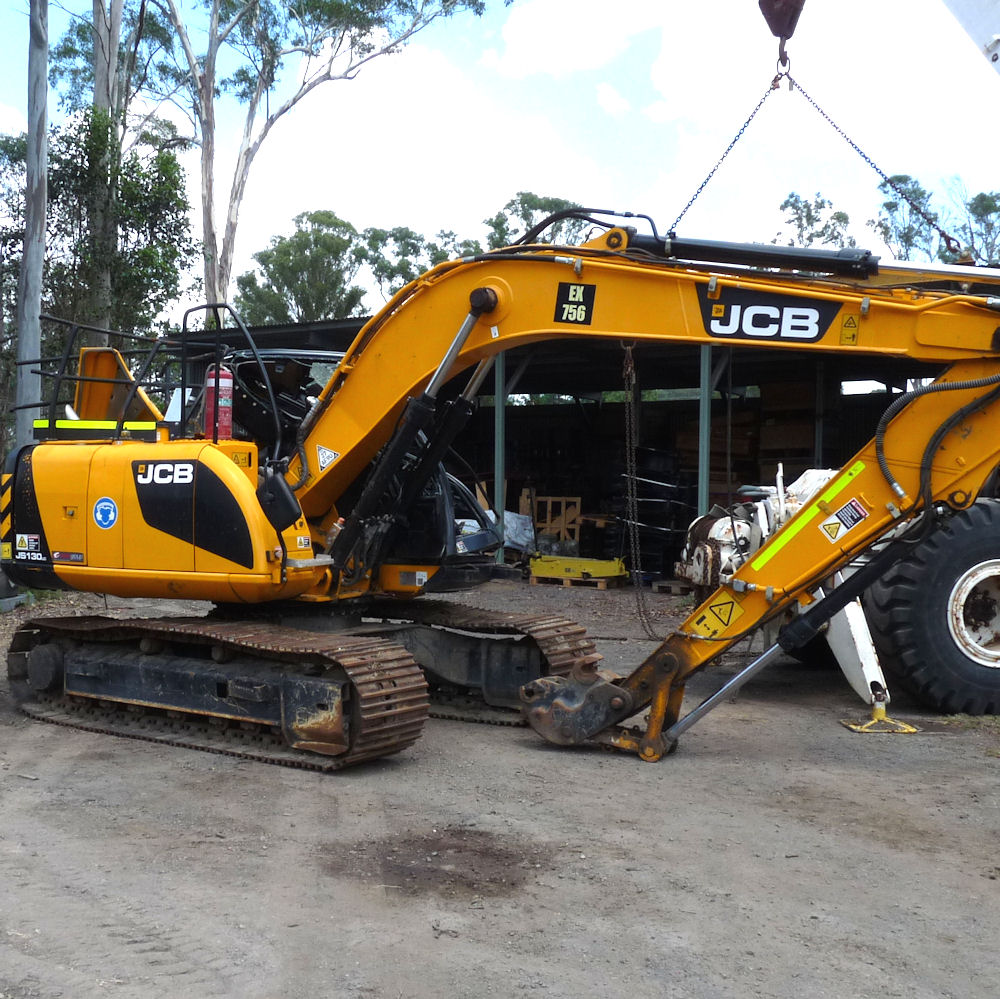 JCB JS130 EXCAVATOR